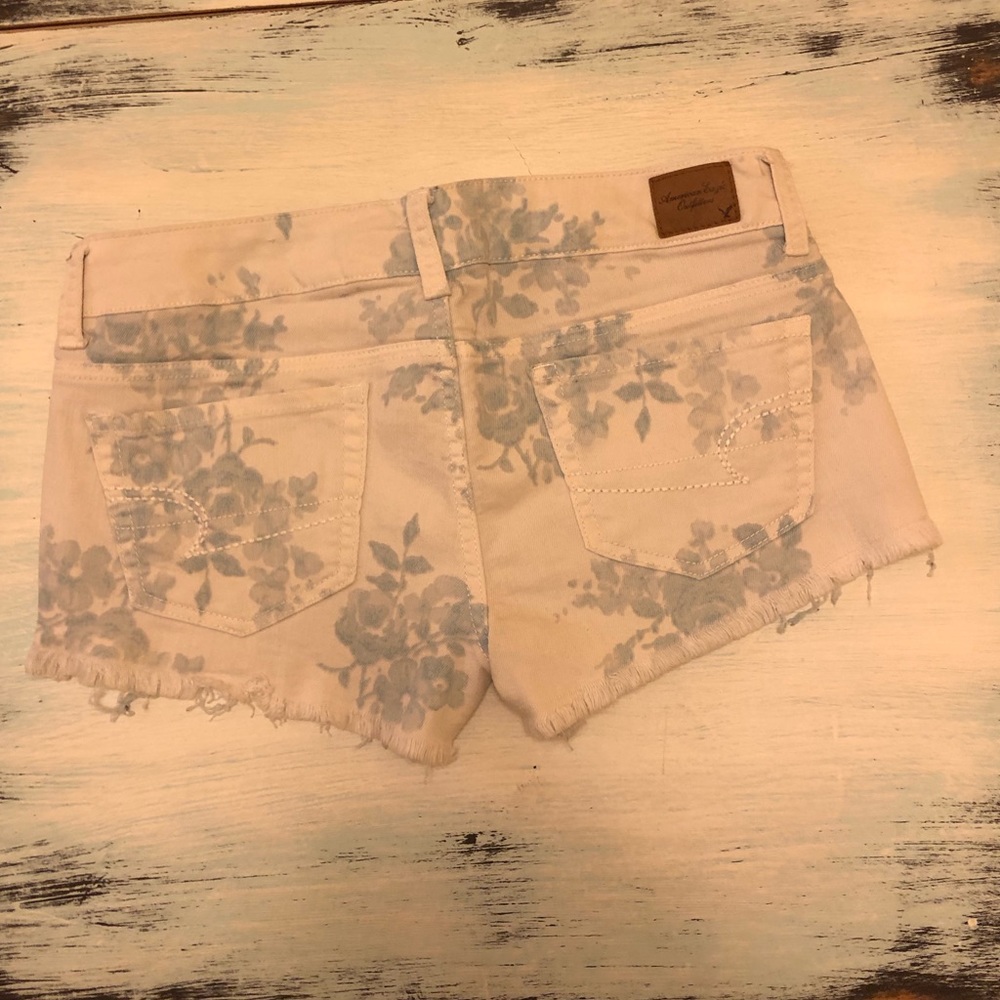 AE Shortie Size 4